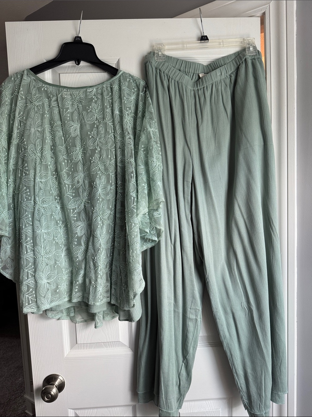 Coldwater Creek 3 pc Elegant Popover Topper, Tank and Pant -Best Night Out